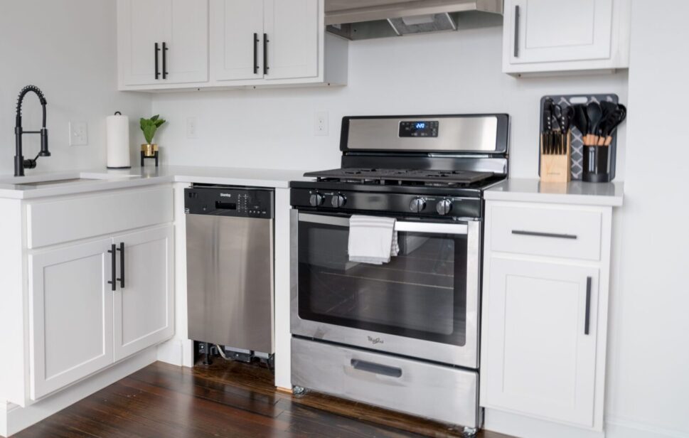 Frigidaire Oven Problems 7 Common Issues (with solutions) ApplianceChat