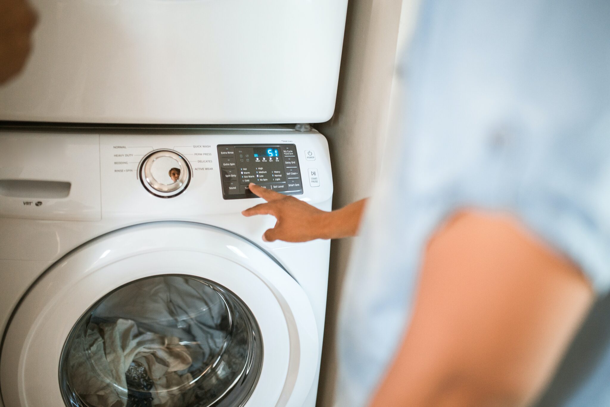 LG Washer Leaking 7 Common Reasons (simple answers)